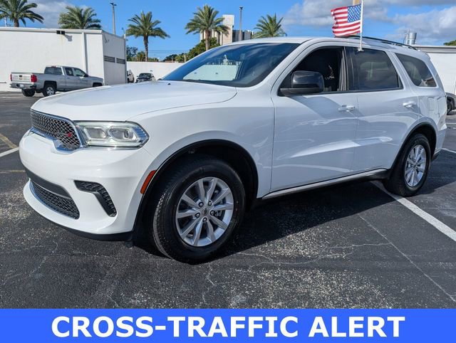 Used 2023 Dodge Durango SXT image 3