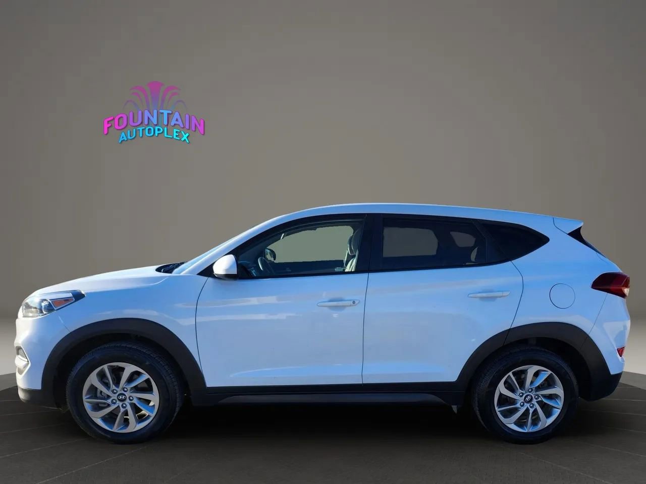 Used 2017 Hyundai Tucson SE image 2