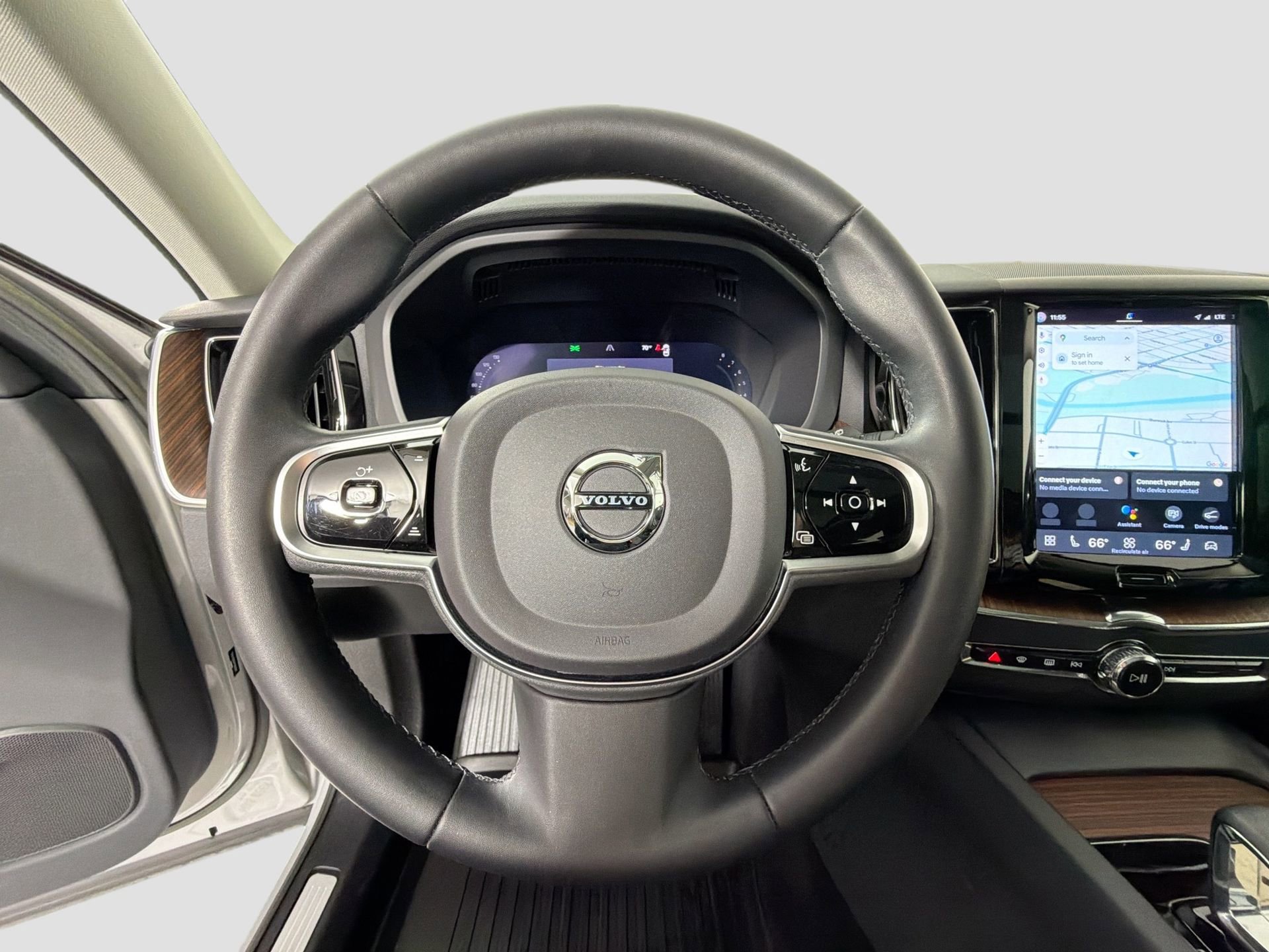 Certified 2023 Volvo XC60 B5 Plus w/ Protection Package Premier FWD image 12