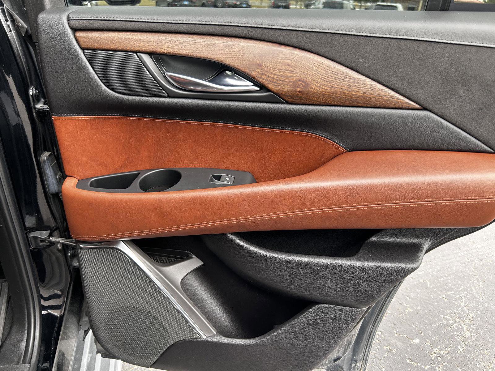 Used 2017 Cadillac Escalade Luxury image 20