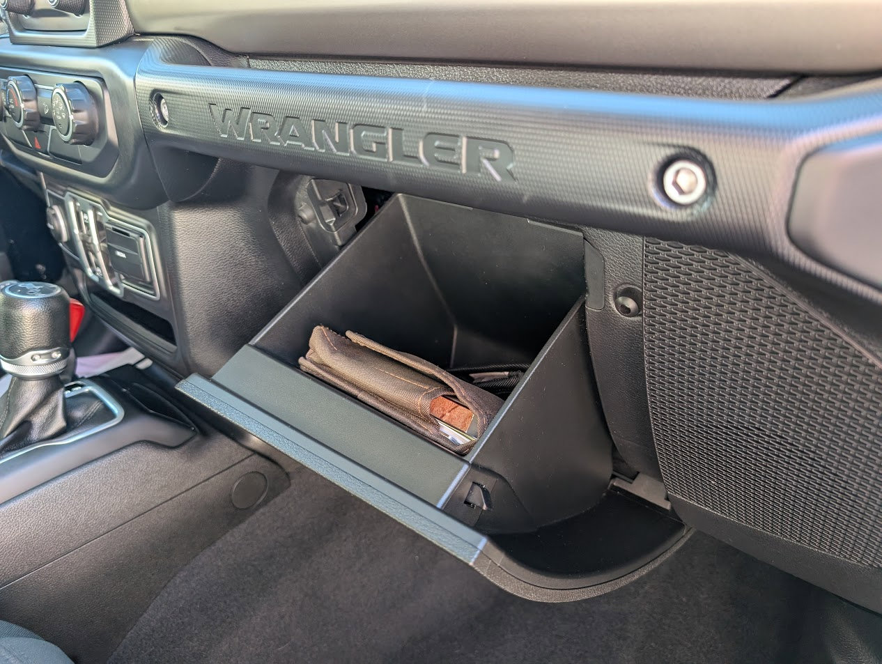 Used 2018 Jeep Wrangler Unlimited Sport S image 34