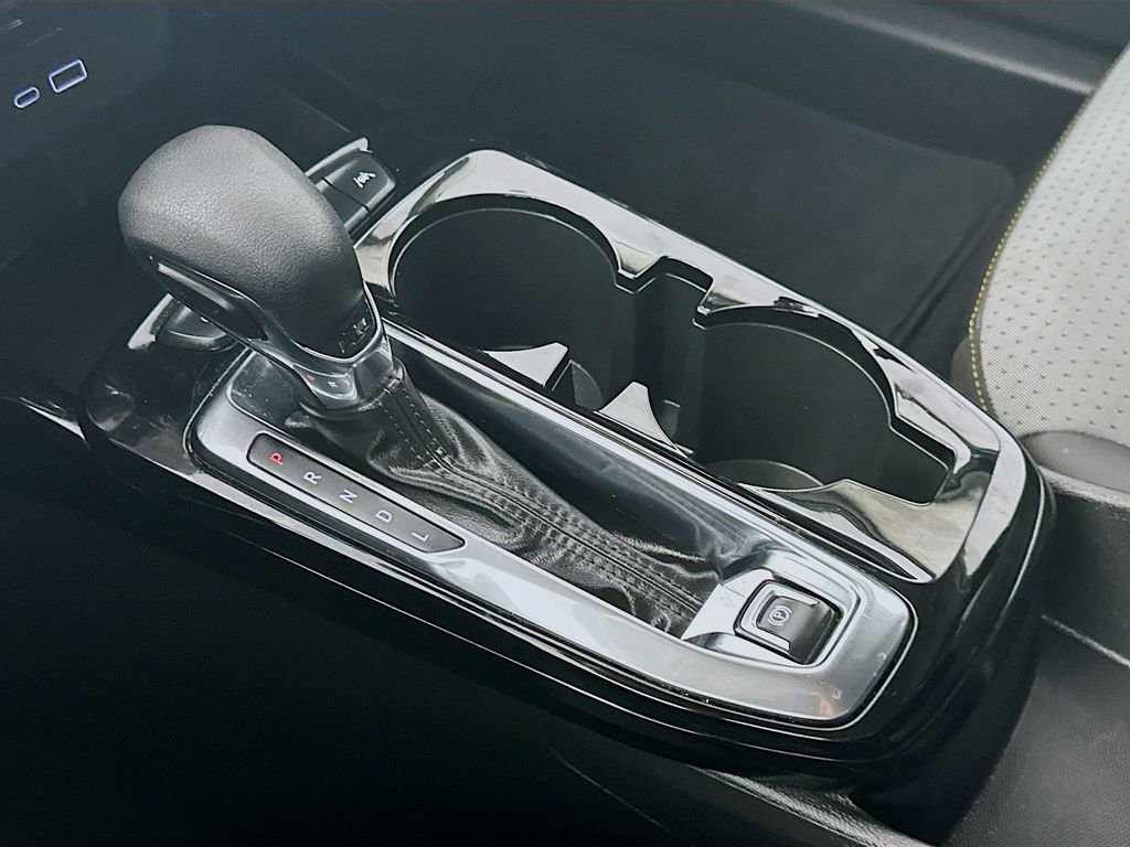 Used 2024 Chevrolet Trax LT w/ LT Convenience Package FWD image 16