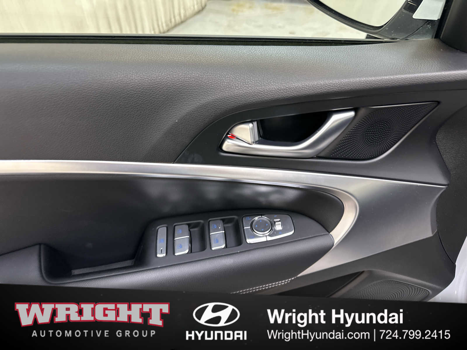 Certified 2025 Genesis G70 2.5T image 9