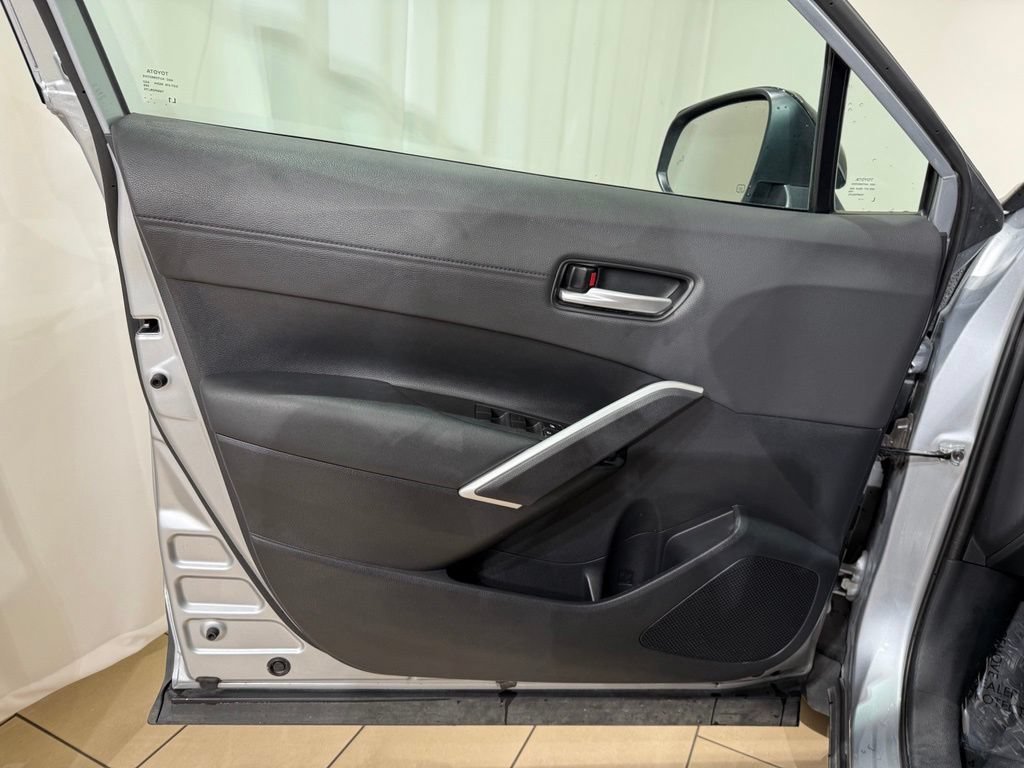 Certified 2025 Toyota Corolla Cross XLE FWD image 15