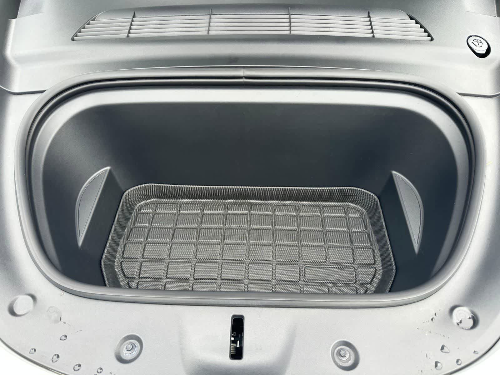 Used 2024 Tesla Model Y Long Range image 7