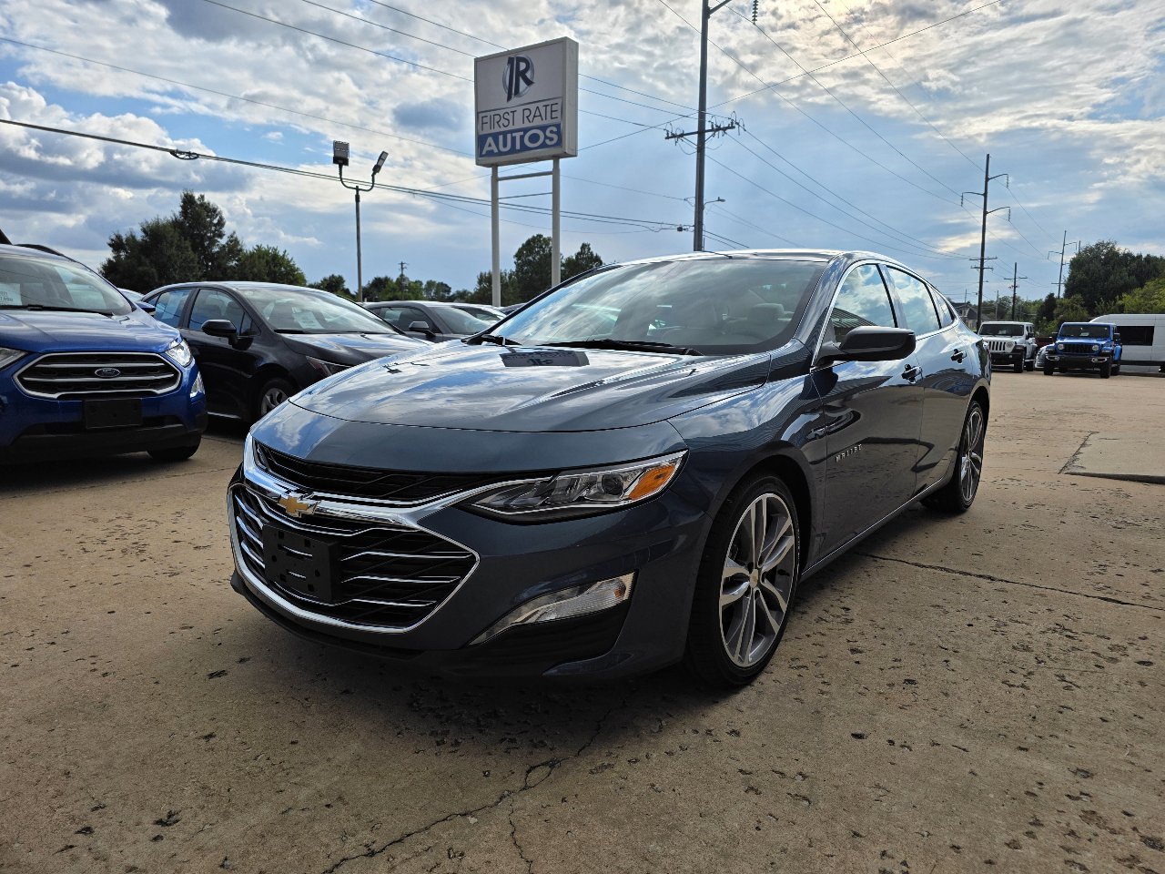 Used 2024 Chevrolet Malibu LT image 3