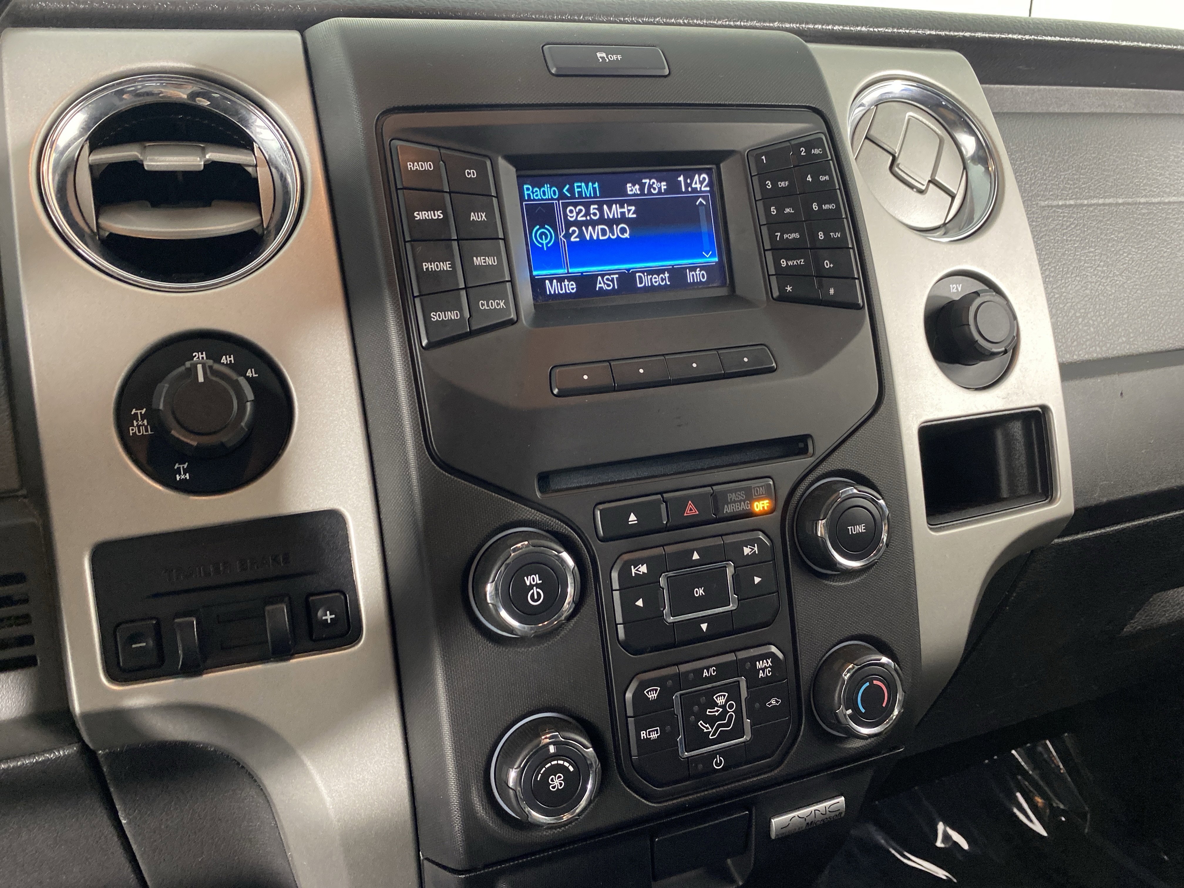 Used 2014 Ford F150 XLT w/ Equipment Group 302A Luxury AWD/4WD image 32