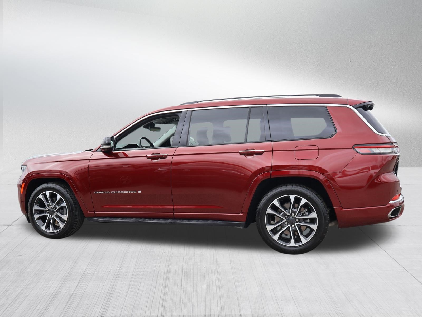 Used 2021 Jeep Grand Cherokee L Overland w/ Advanced Protech Group III AWD/4WD image 4