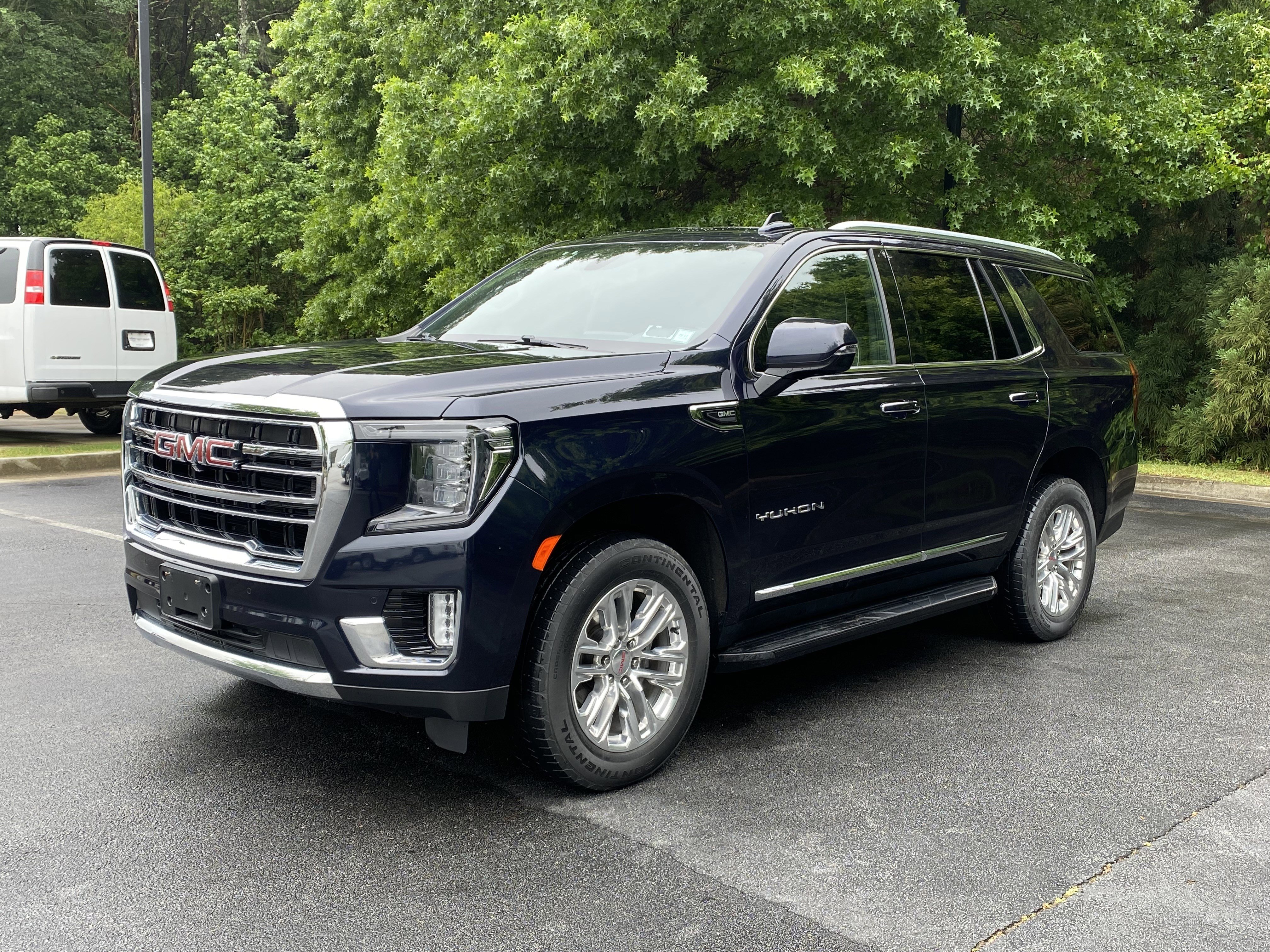 Used 2021 GMC Yukon SLT w/ SLT Premium Package AWD/4WD image 5