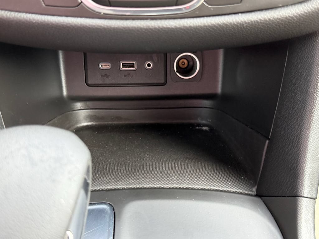 Used 2023 Chevrolet Equinox LT FWD image 24