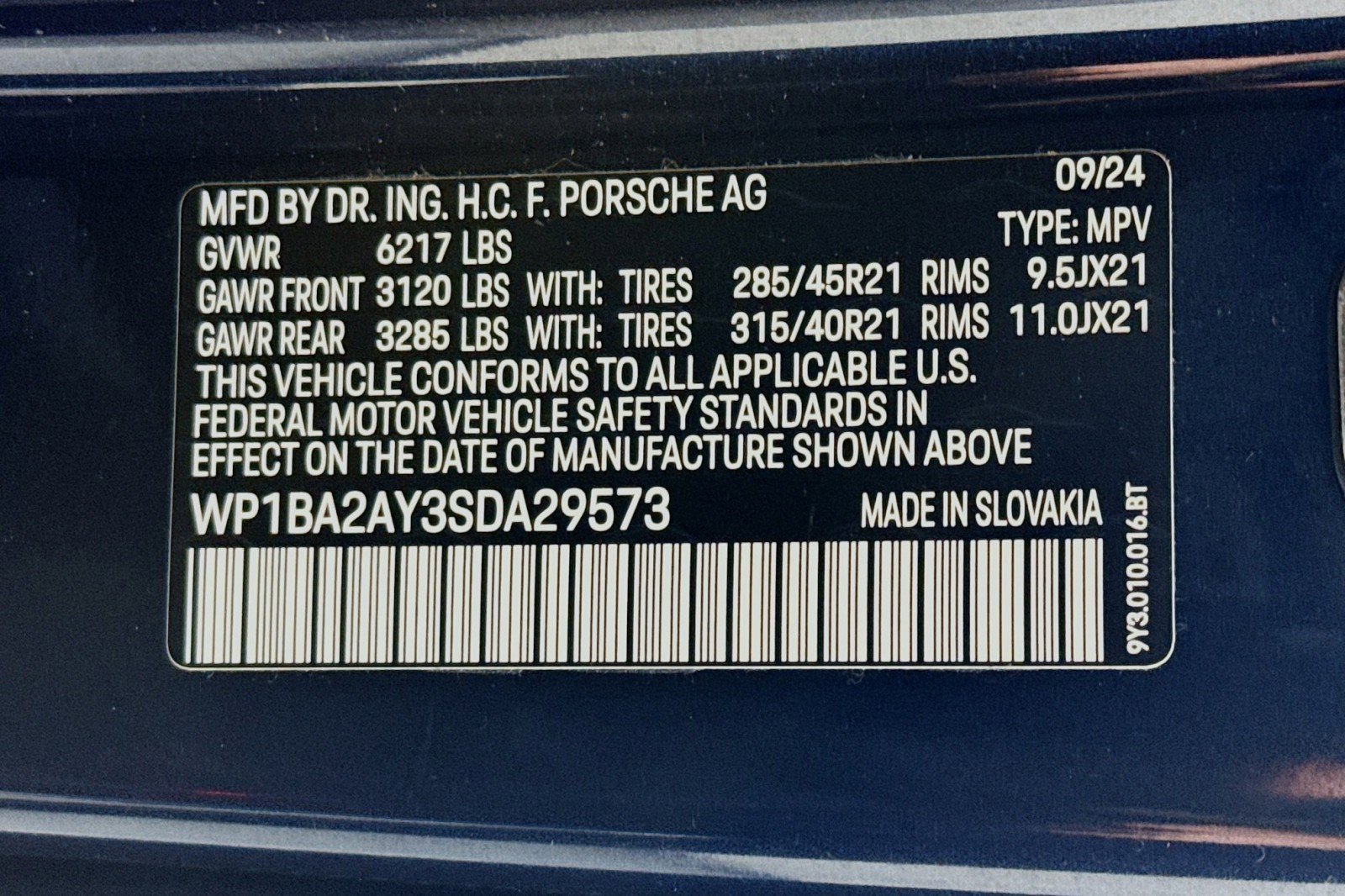 Used 2025 Porsche Cayenne Coupe image 24