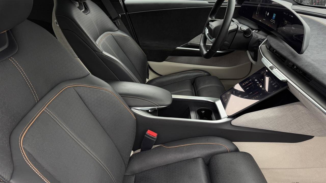 Used 2023 Lucid Air Grand Touring image 31