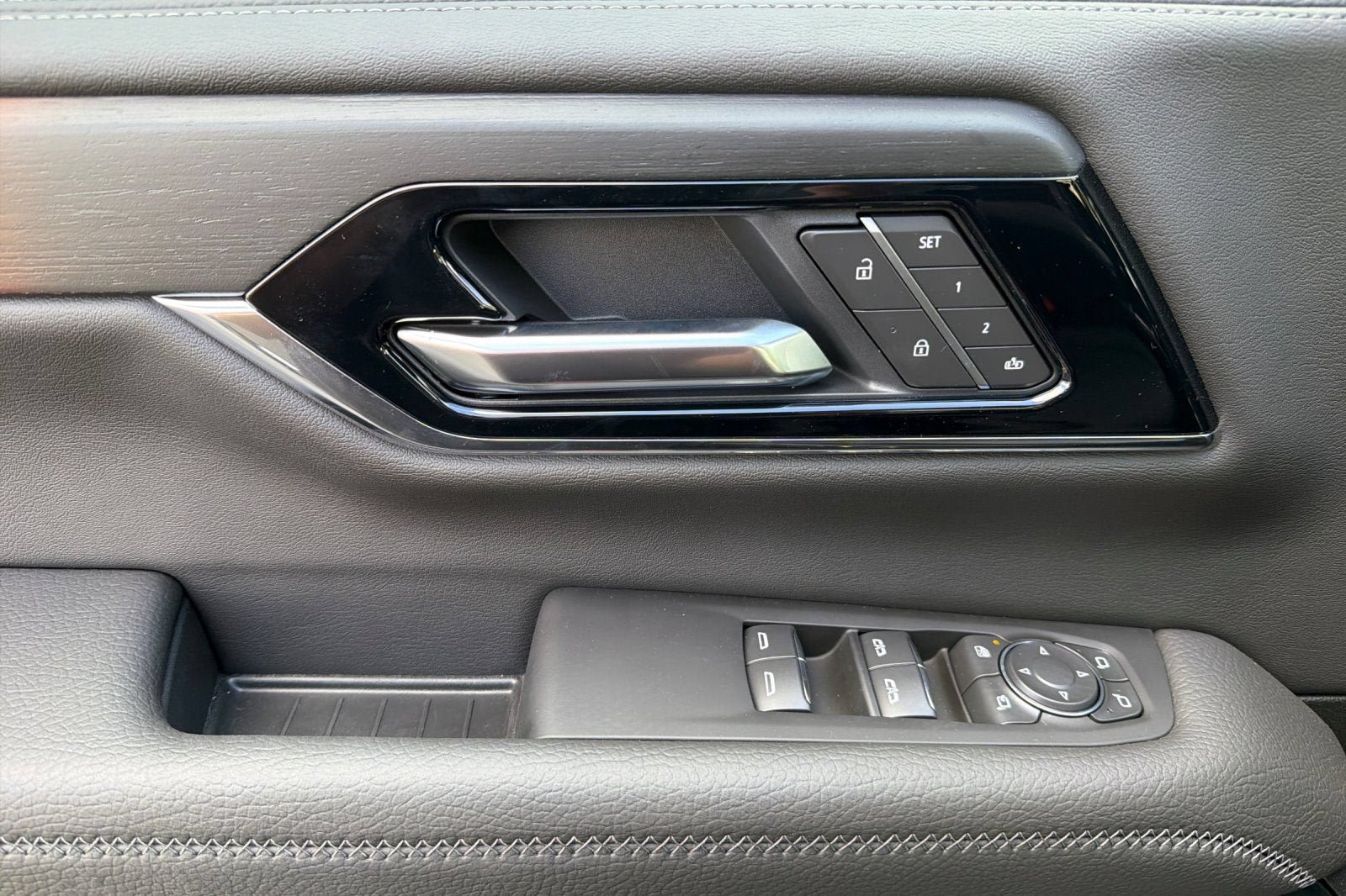 New 2026 GMC Yukon XL Denali AWD/4WD image 8