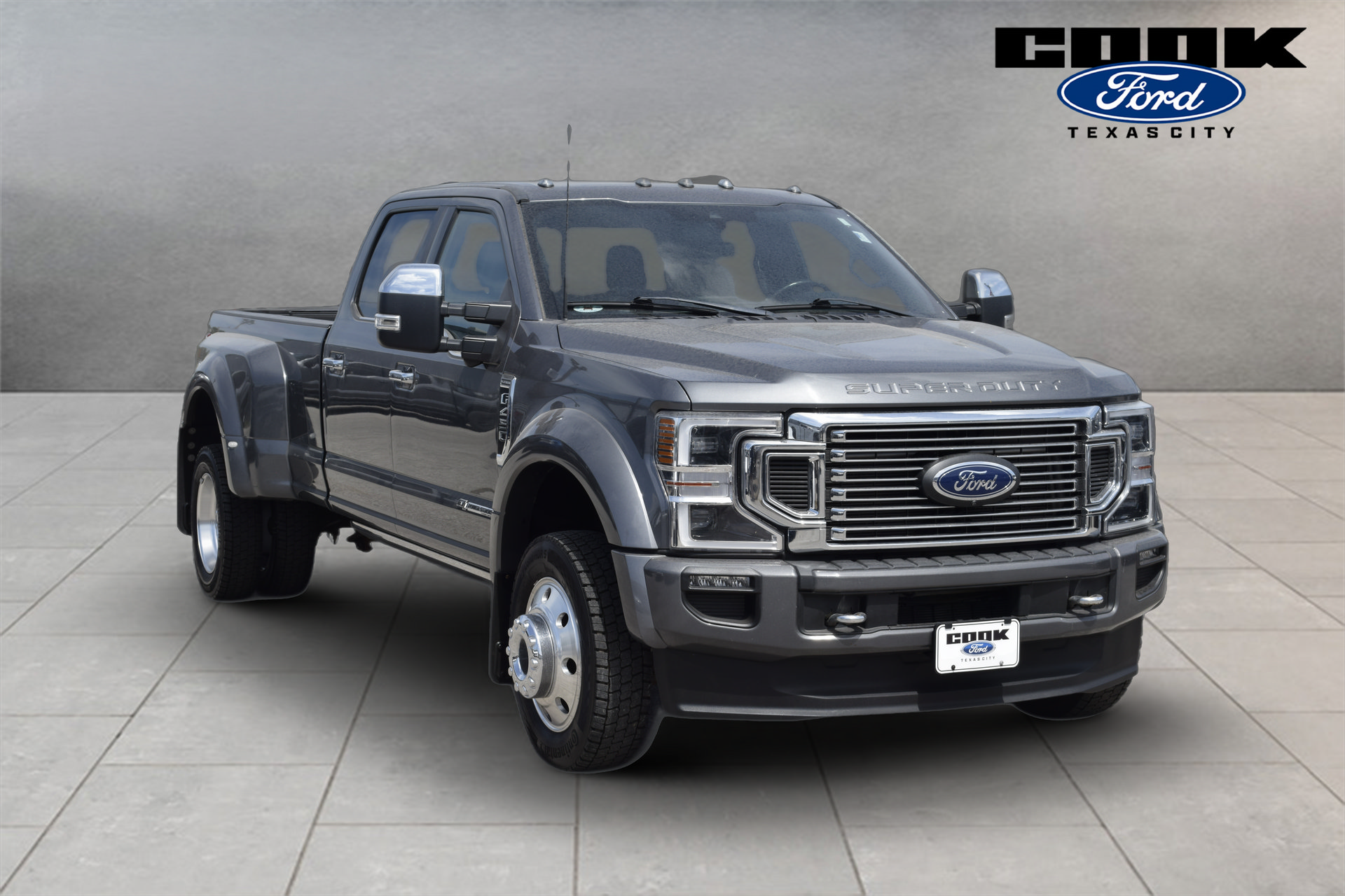 Used 2022 Ford F450 Platinum w/ FX4 Off-Road Package AWD/4WD image 2