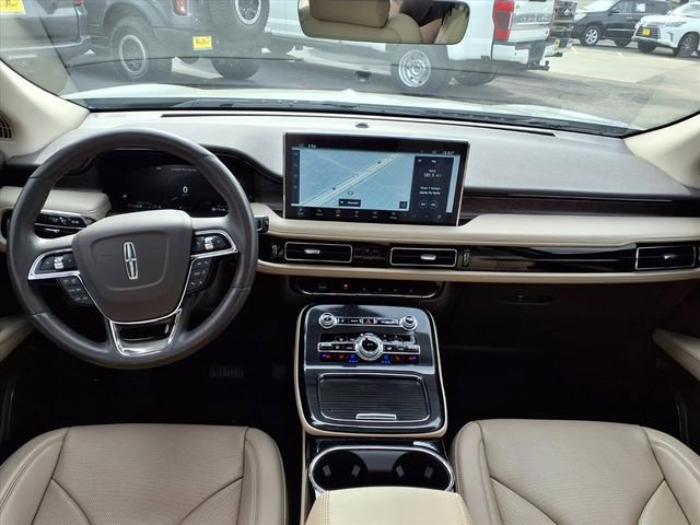 Certified 2023 Lincoln Nautilus Reserve w/ Luxury Package image 4