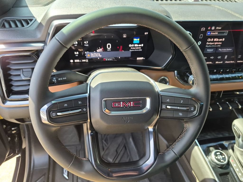 Used 2025 GMC Canyon AT4 AWD/4WD image 3