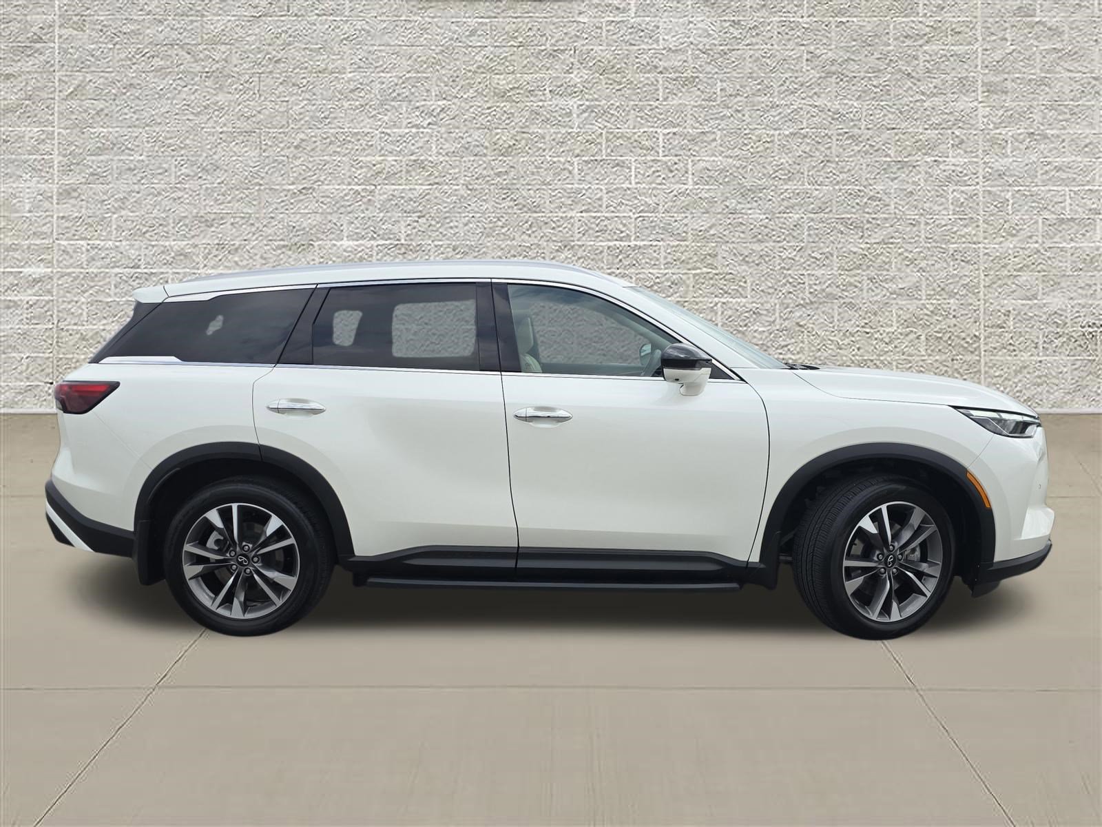 Used 2025 INFINITI QX60 Luxe w/ Cargo Package AWD/4WD image 8