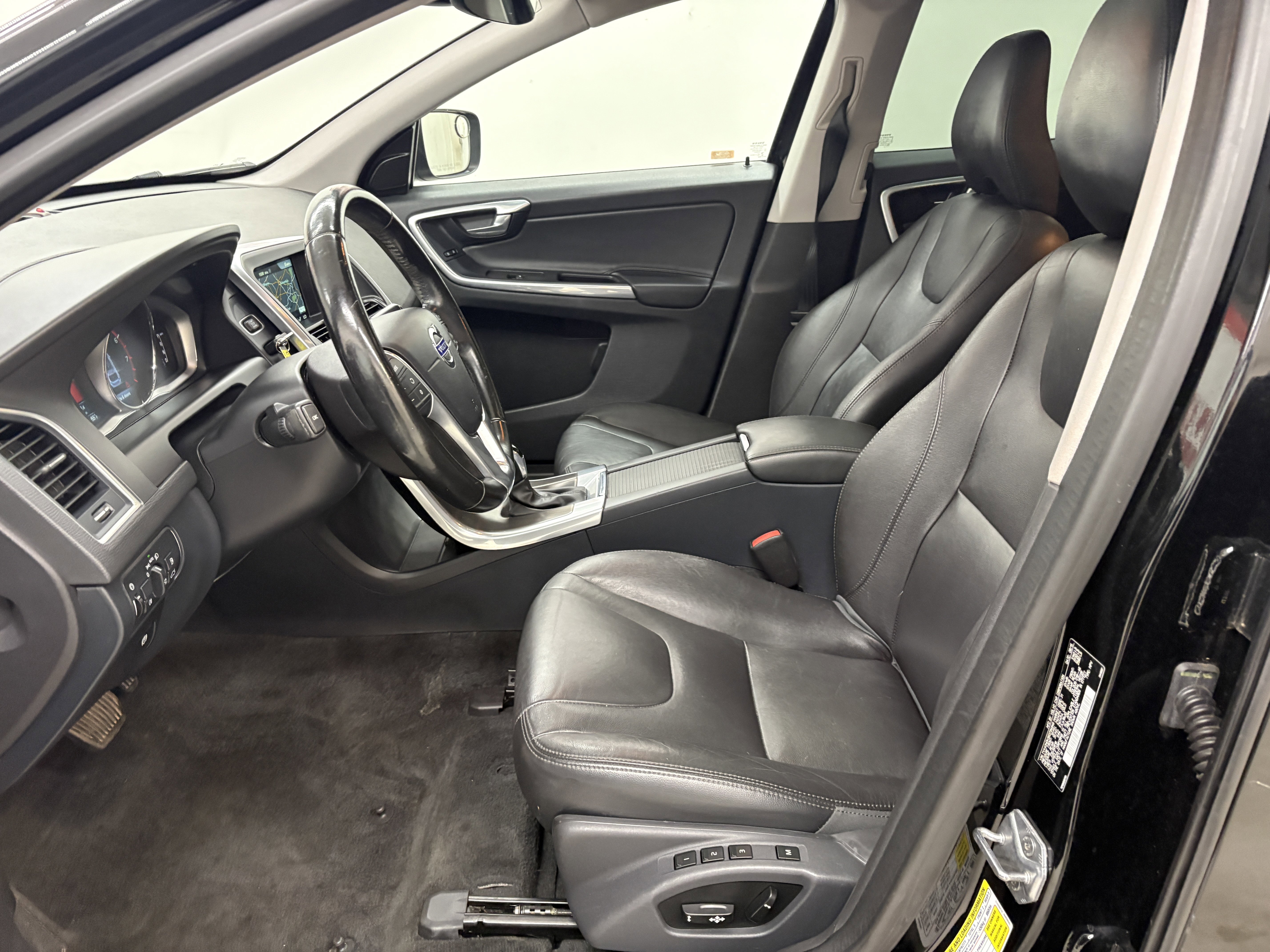 Used 2016 Volvo XC60 T5 Premier FWD image 11