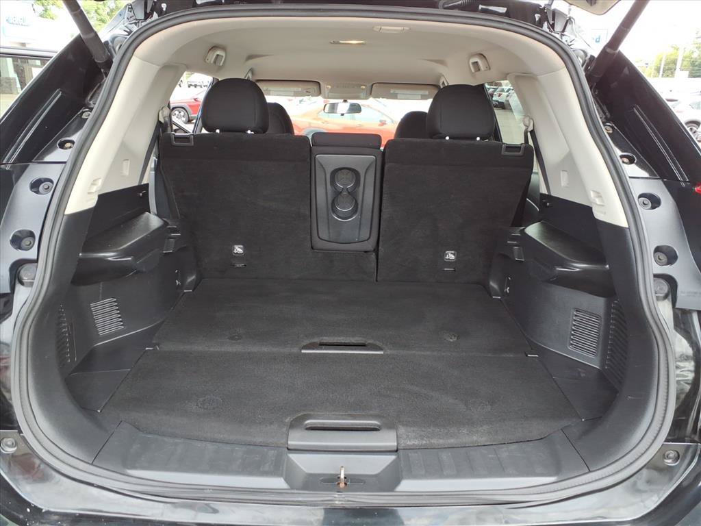 Used 2018 Nissan Rogue SV FWD image 14