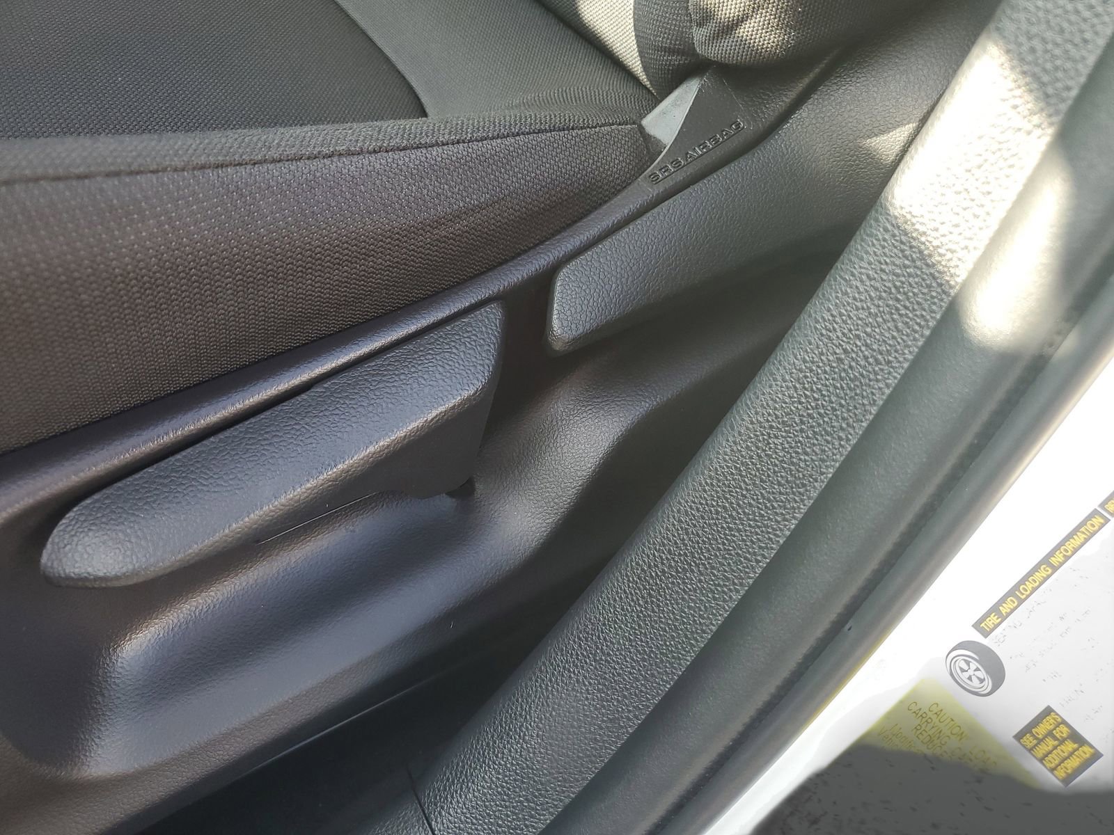 Used 2021 Toyota Corolla LE w/ Carpet Mat Package (TMS) image 21