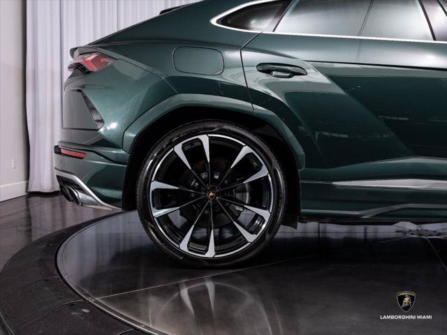 Used 2021 Lamborghini Urus AWD/4WD image 17