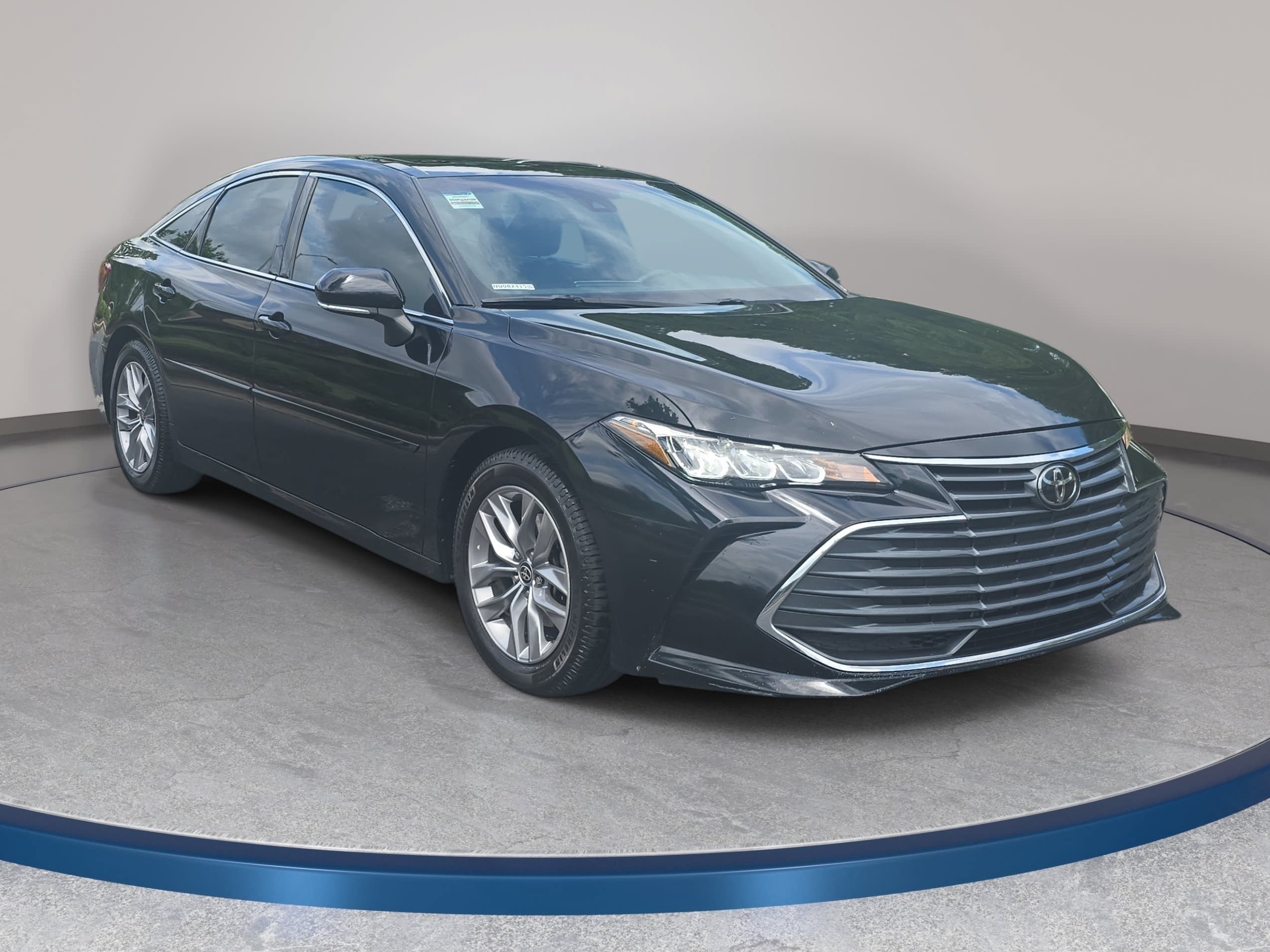 Used 2022 Toyota Avalon XLE w/ Moonroof Package FWD image 3