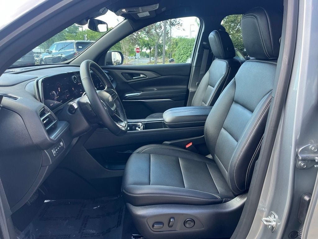 Used 2026 Chevrolet Traverse LT AWD/4WD image 23