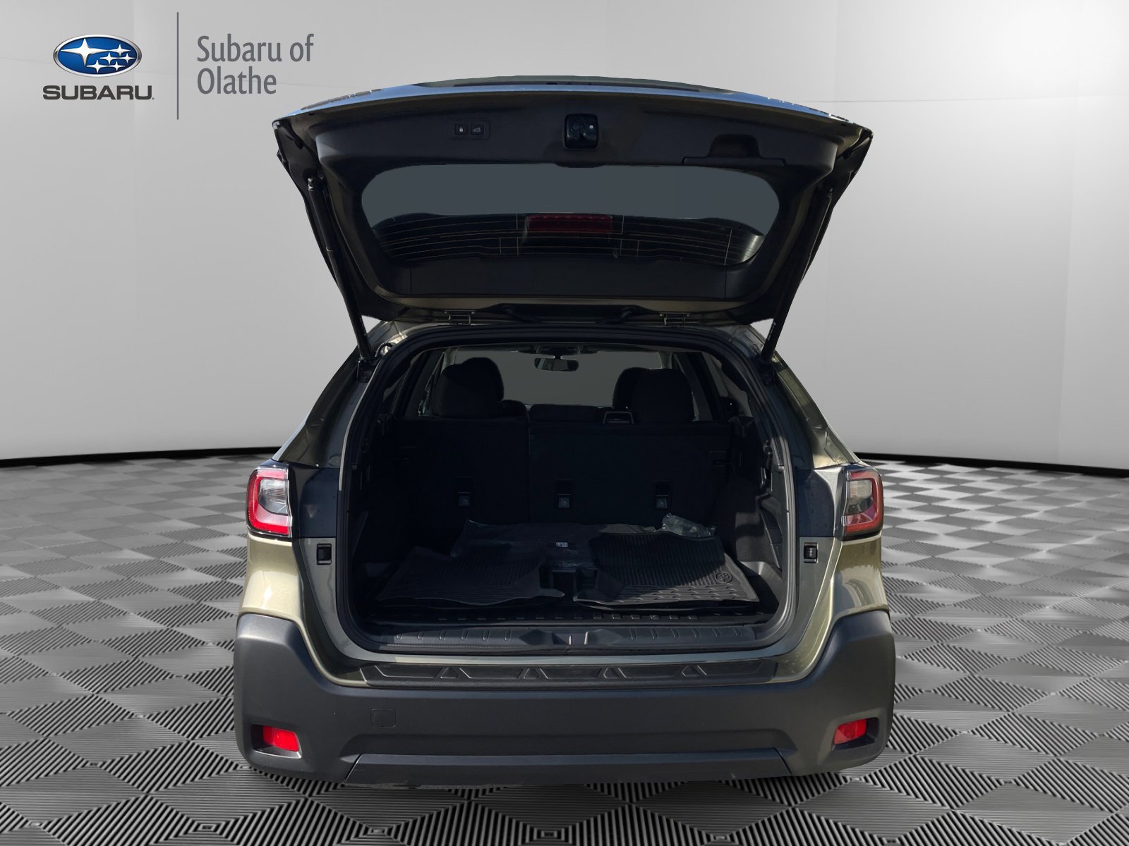 Certified 2025 Subaru Outback Premium w/ Popular Package #1A image 6