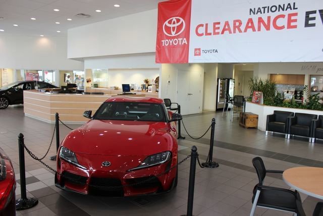 Used 2021 Toyota Camry LE AWD/4WD image 19