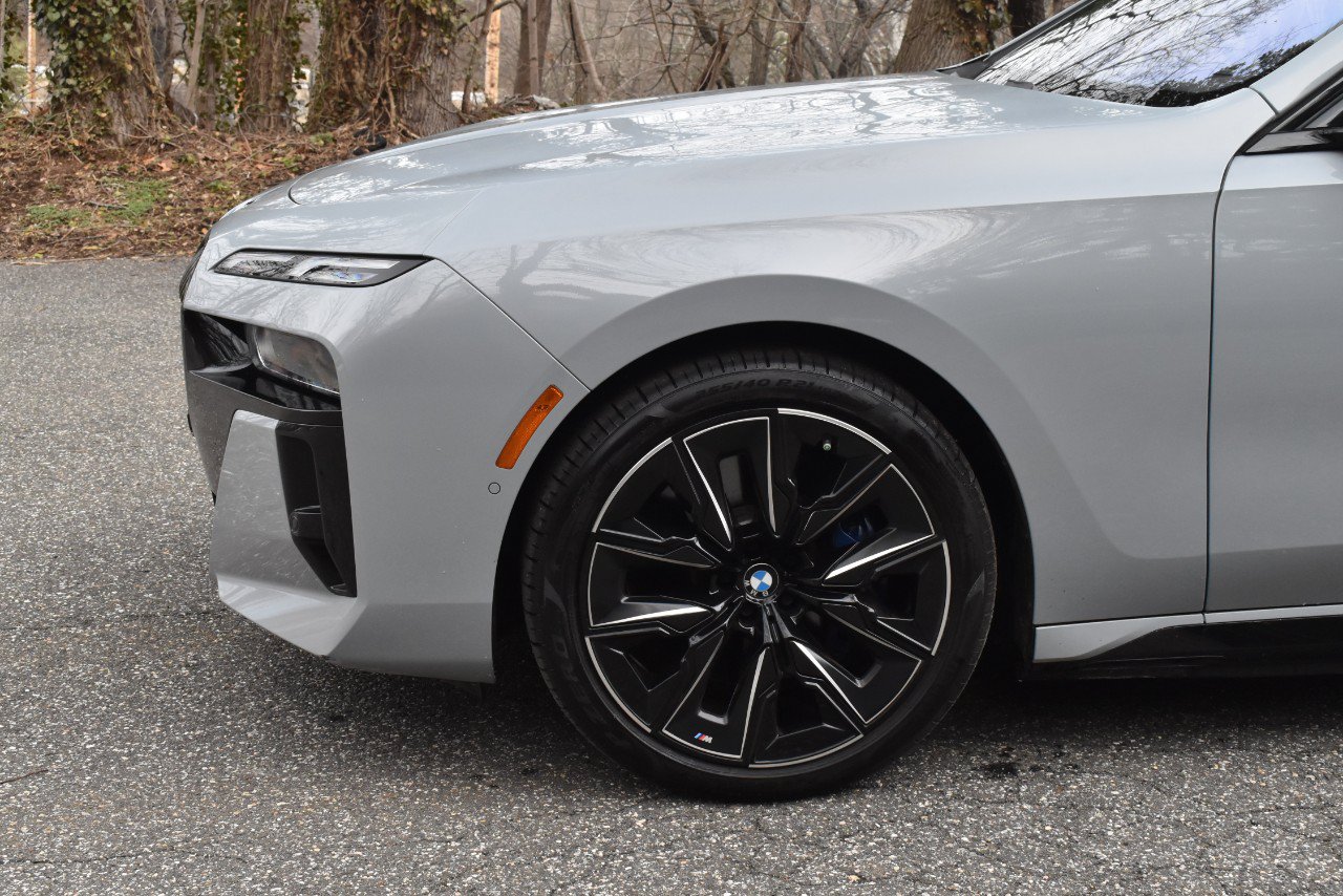 Used 2023 BMW i7 xDrive60 AWD/4WD image 41