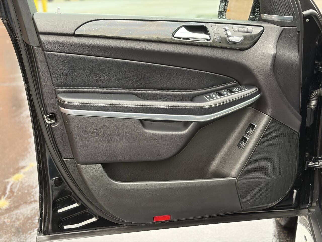 Used 2017 Mercedes-Benz GLS 550 4MATIC image 9