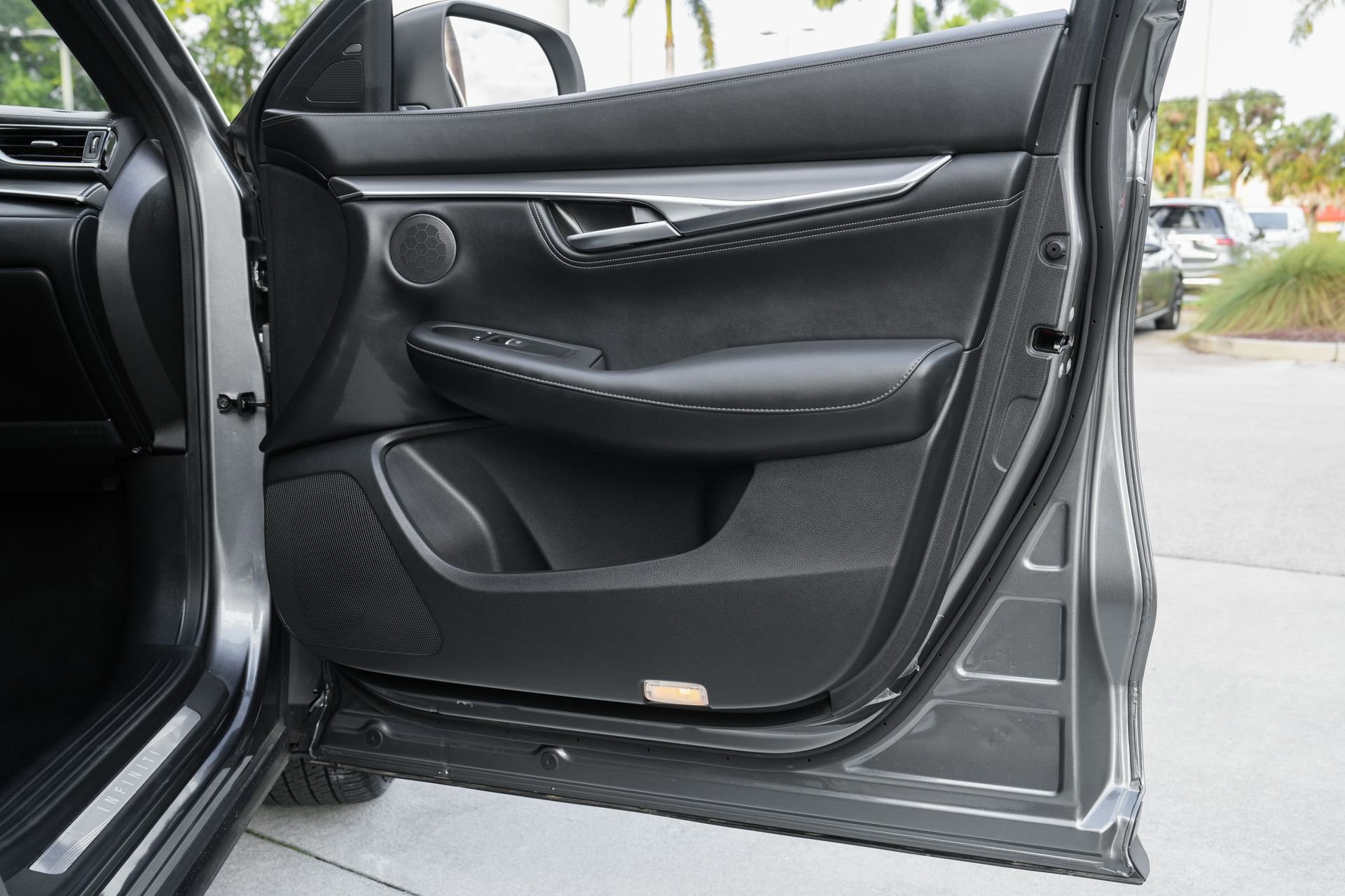 Used 2025 INFINITI QX55 Luxe w/ Accent Package image 34