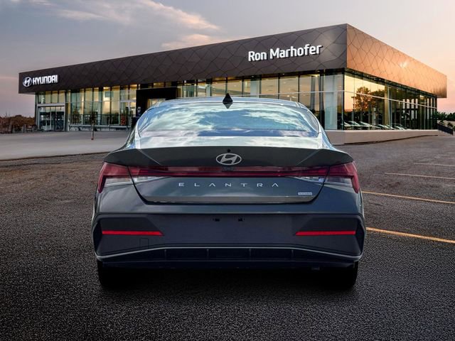 New 2026 Hyundai Elantra Hybrid FWD image 6