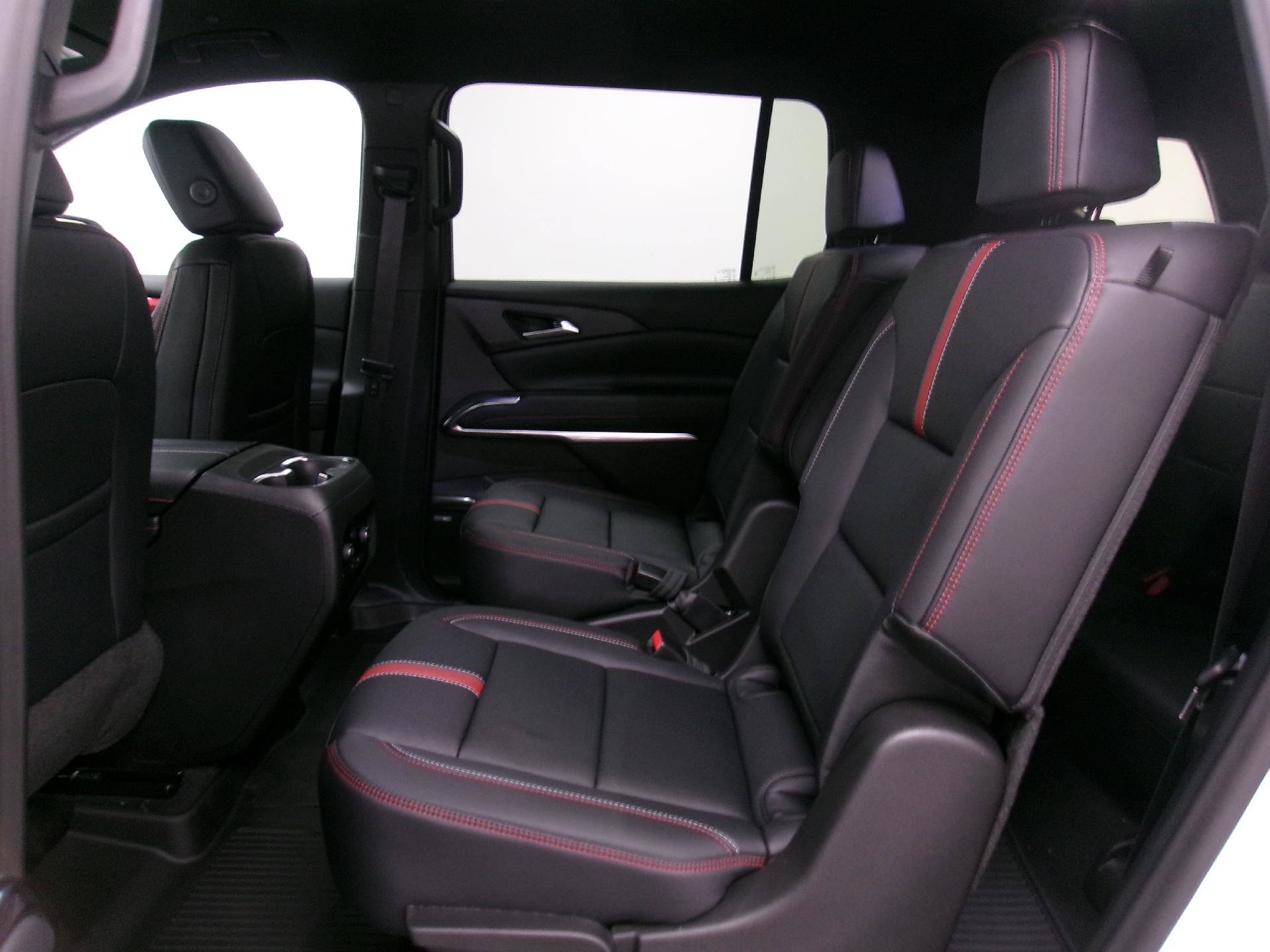 New 2026 Chevrolet Traverse RS w/ LPO, Floor Liner Package FWD image 15