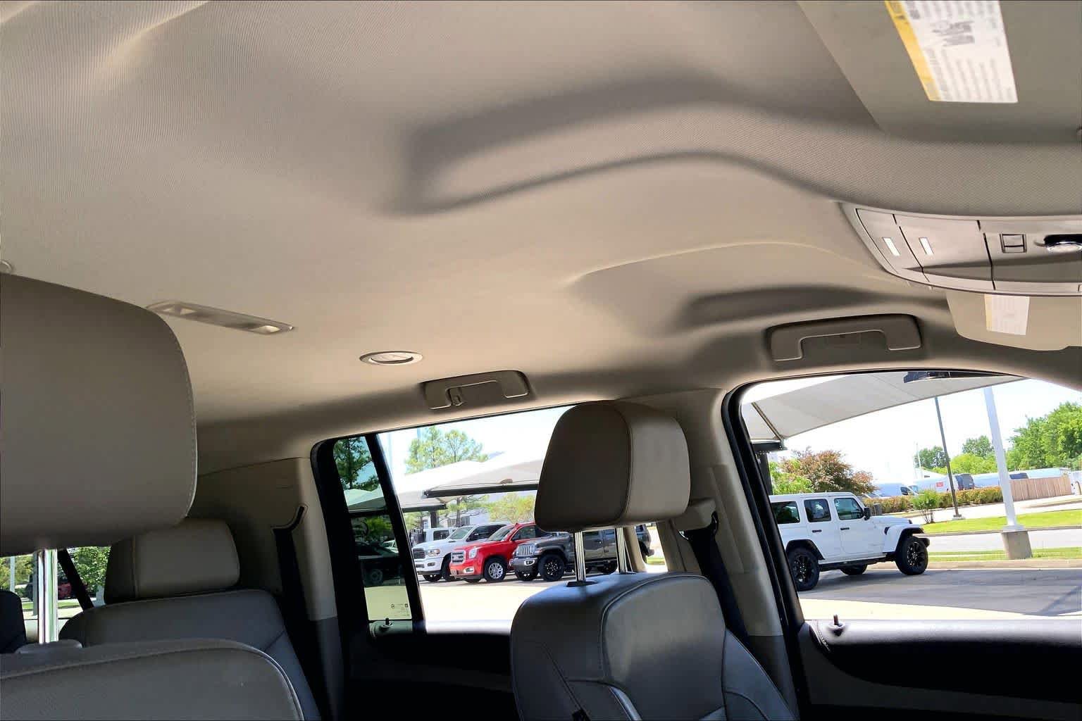 Used 2020 Chevrolet Suburban Premier AWD/4WD image 14