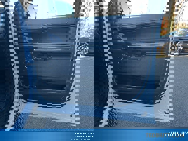 Used 2024 Ford Expedition XLT image 25