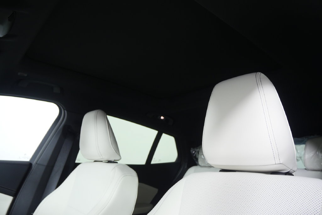 New 2026 BMW X2 xDrive28i w/ Technology Package AWD/4WD image 11