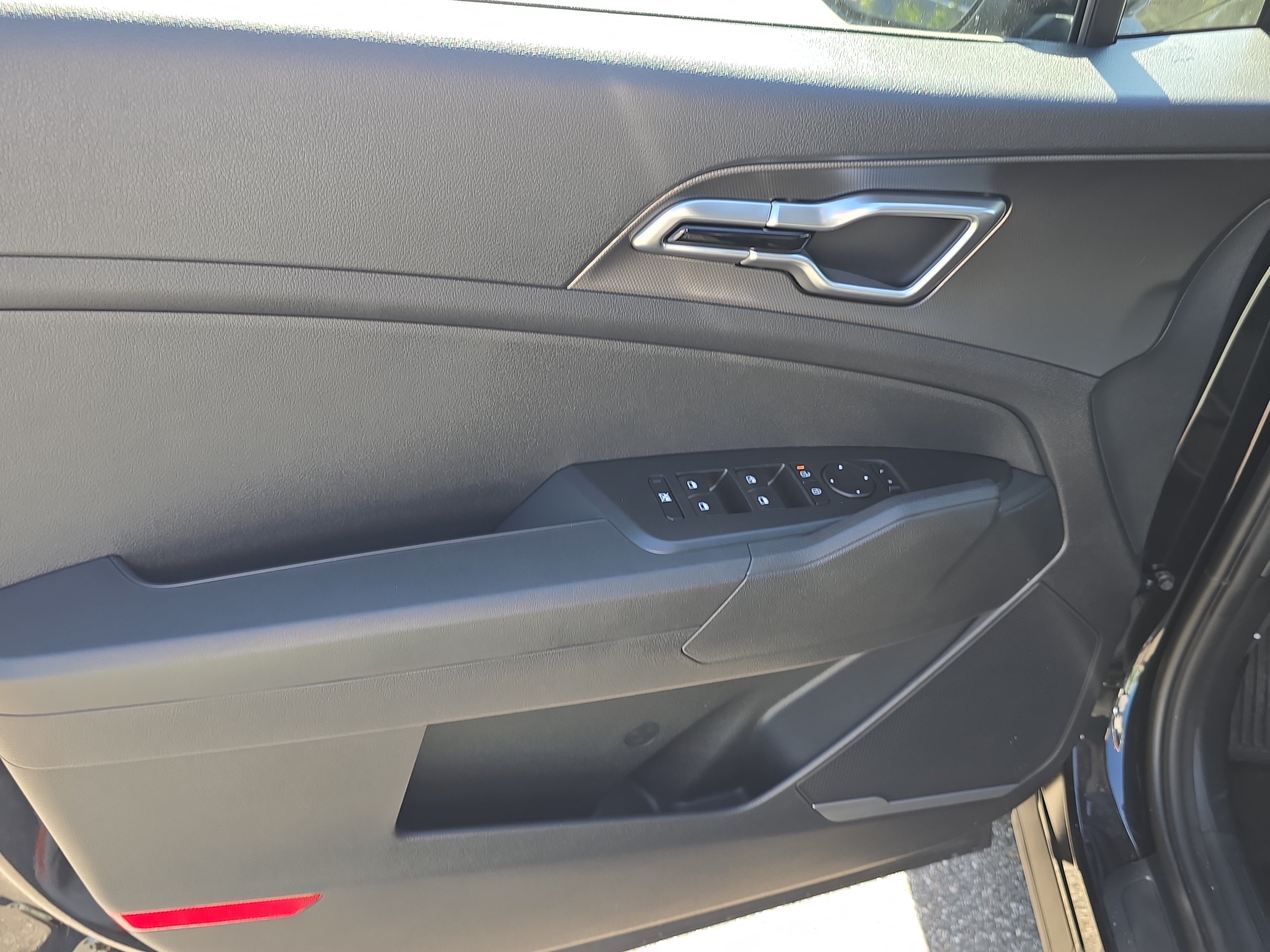 New 2027 Kia Sportage LX FWD image 17