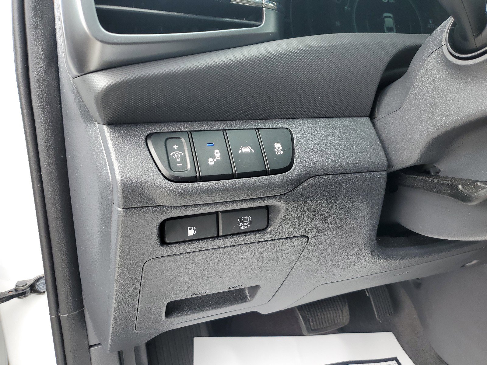 Used 2020 Hyundai Ioniq Limited image 19