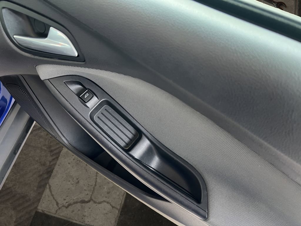 Used 2012 Ford Focus SE image 10