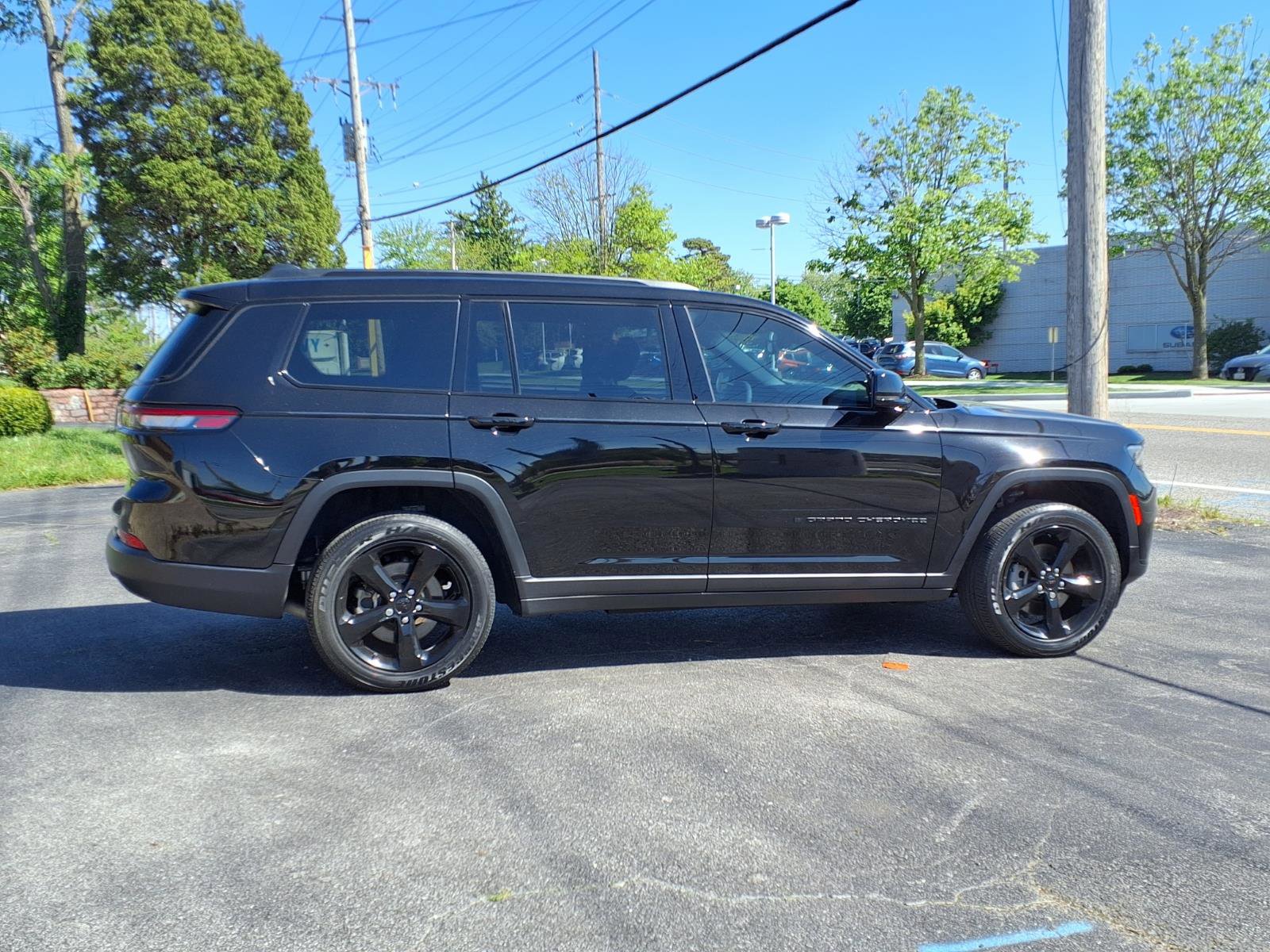 Used 2024 Jeep Grand Cherokee L Laredo AWD/4WD image 32