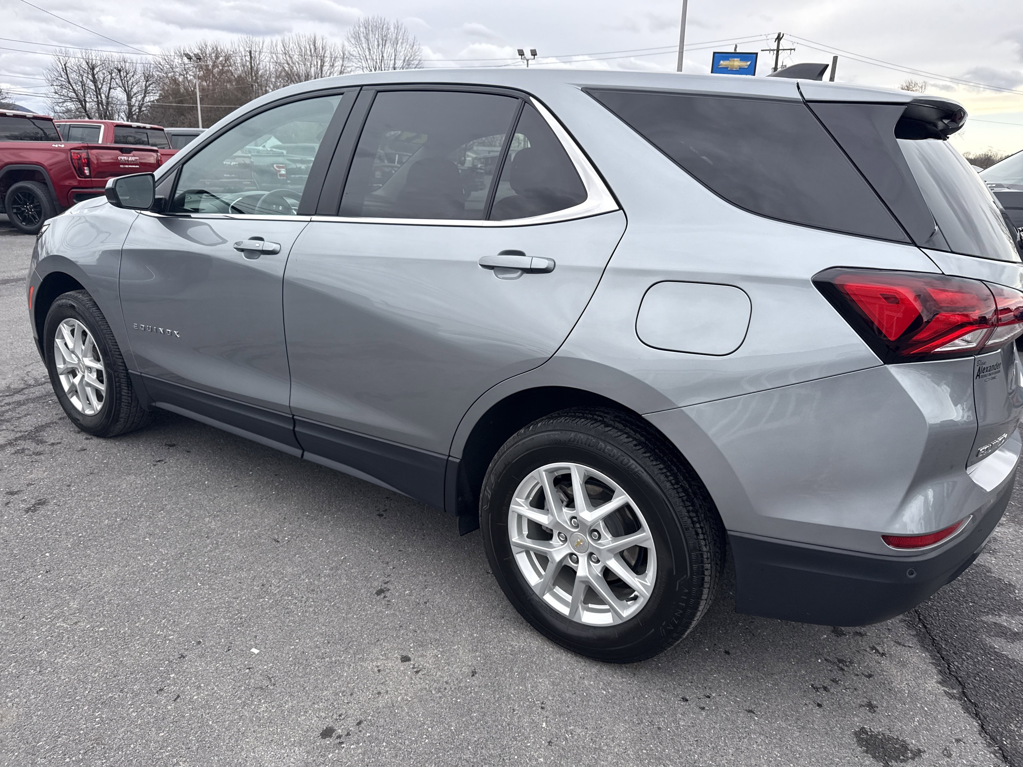 Used 2024 Chevrolet Equinox LT AWD/4WD image 6