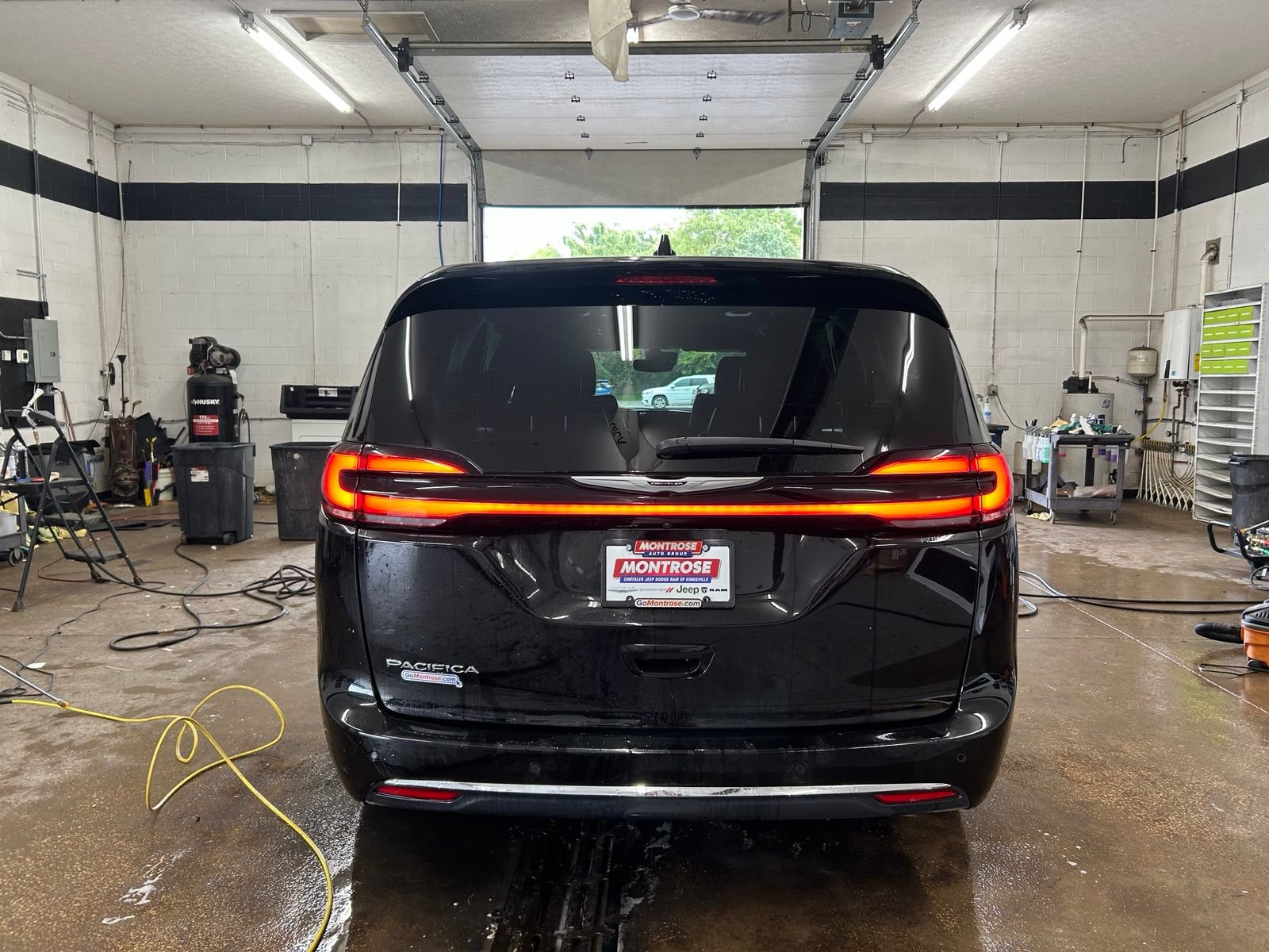 Certified 2025 Chrysler Pacifica Select FWD image 5