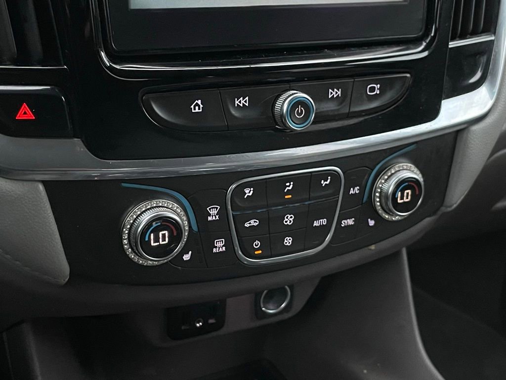 Used 2019 Chevrolet Traverse LT image 19