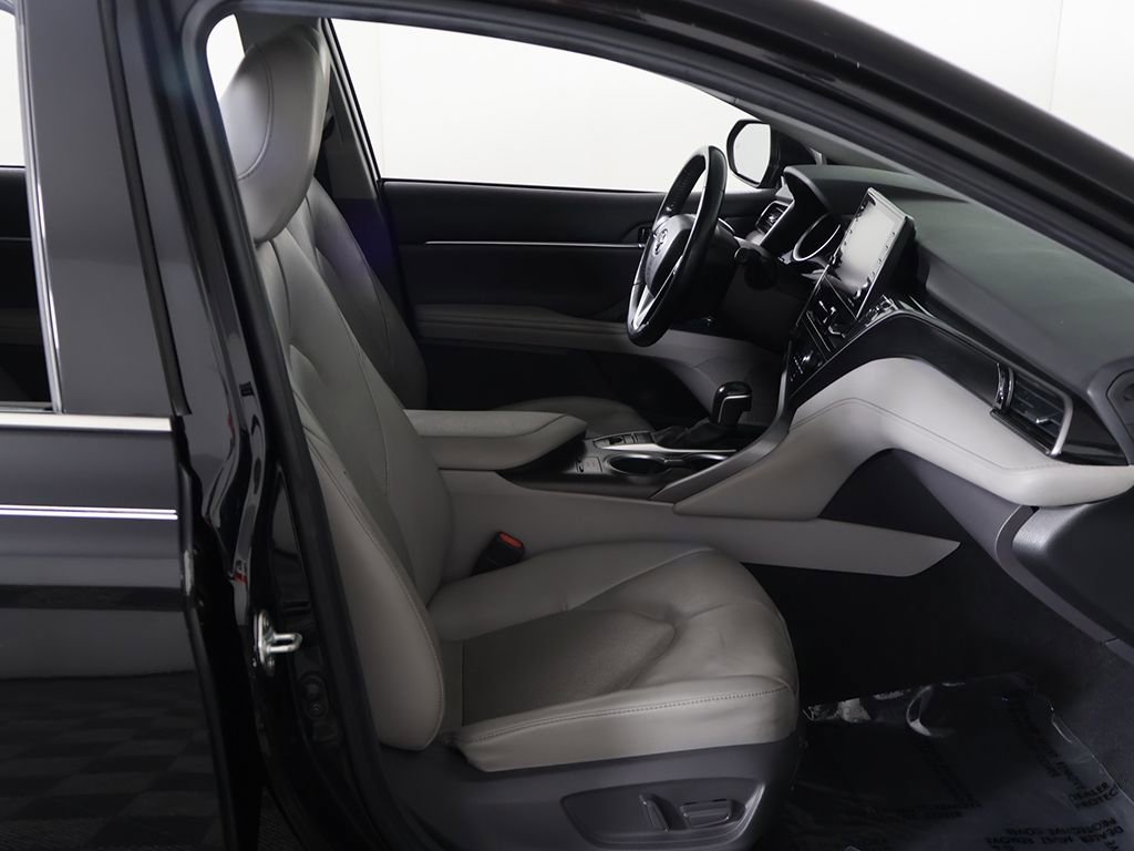 Used 2021 Toyota Camry XLE FWD image 26