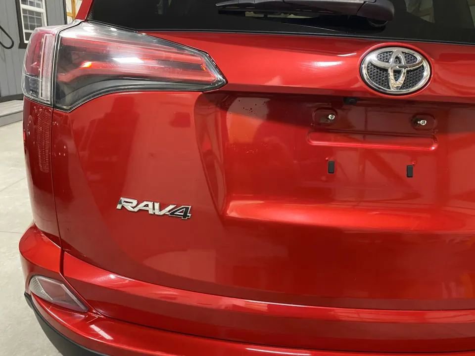 Used 2016 Toyota RAV4 XLE image 8