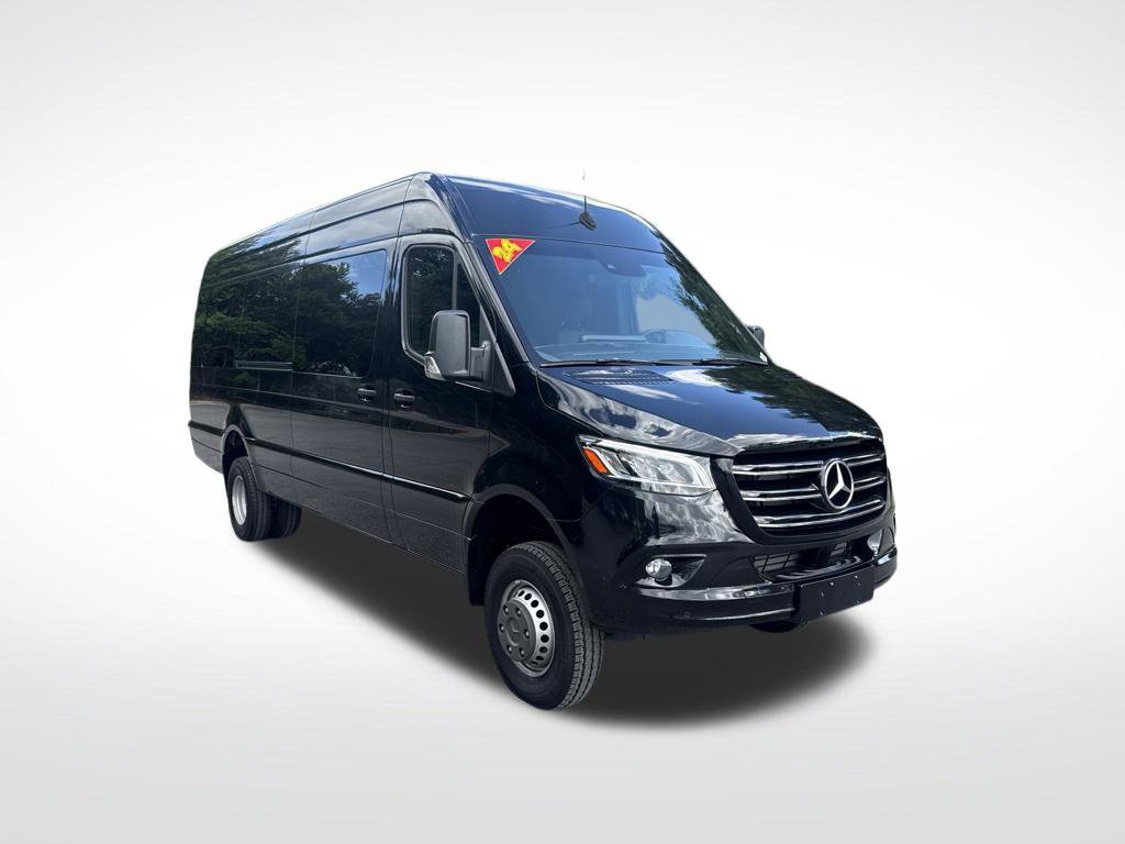Used 2024 Mercedes-Benz Sprinter 3500 image 3