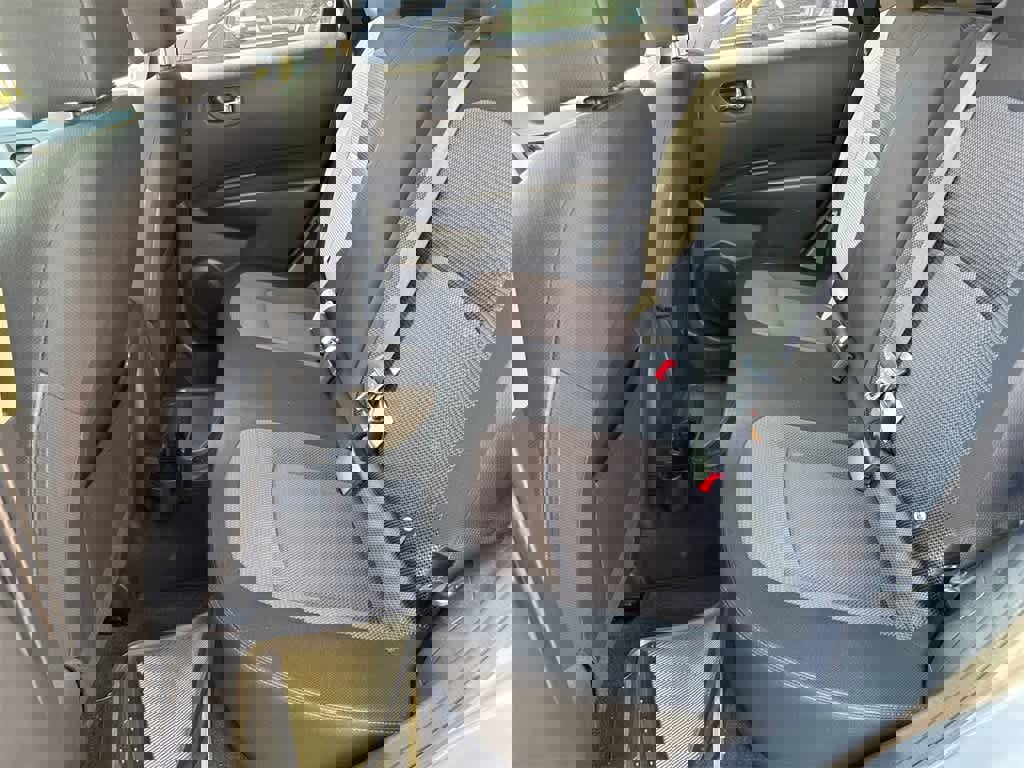 Used 2011 Nissan Rogue SV w/ Premium Pkg image 10