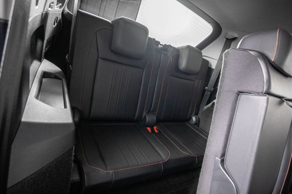 Used 2024 Volkswagen Tiguan Wolfsburg Edition FWD image 18