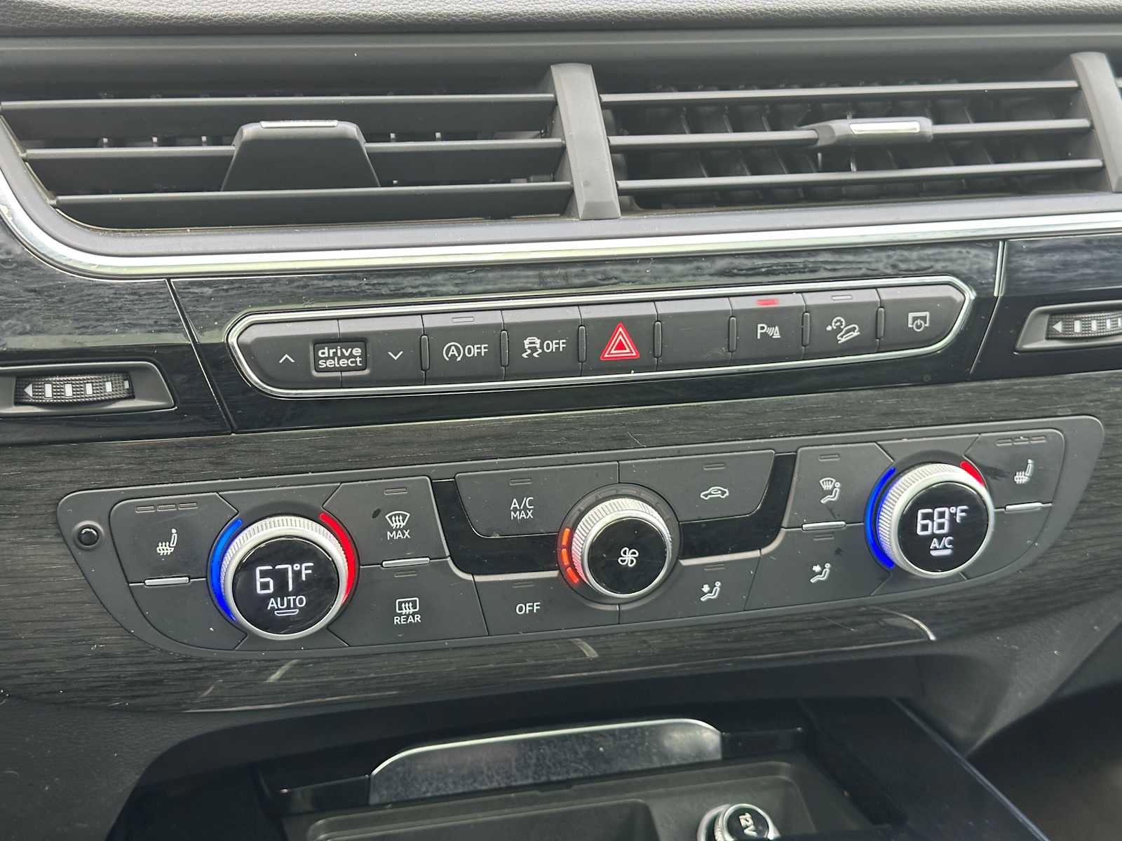 Used 2018 Audi Q7 3.0T Premium Plus image 31